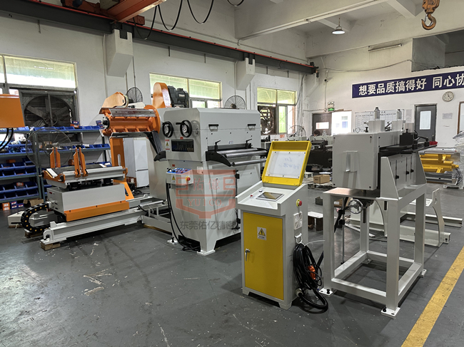 二合一開卷整平送料生產(chǎn)線在鋼制家具沖壓生產(chǎn)中的應(yīng)用與優(yōu)勢(shì)